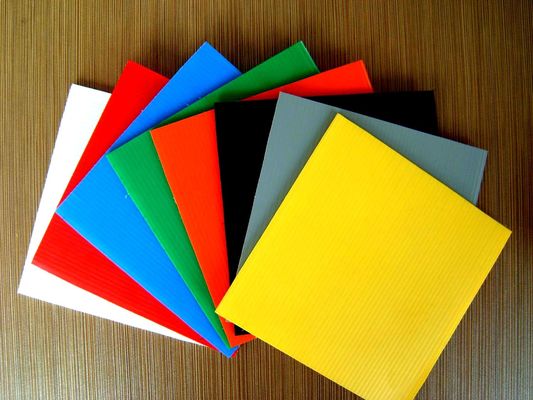 10m m a prueba de humedad Coroplast acanalaron el plástico cubre las hojas de 6m m Coroplast