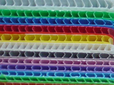 Tablero blanco amarillo de Coroplast 5m m hojas de Coroplast 4 x 8 reciclables
