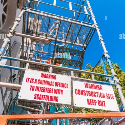 Los carteles corflute son carteles ligeros, duraderos y resistentes a las condiciones climáticas hechos de polipropileno ondulado.